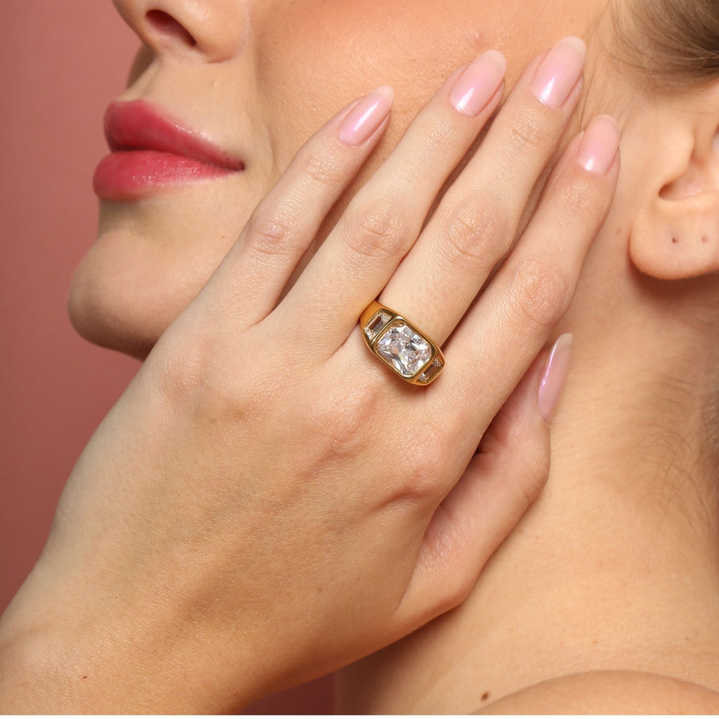 Agatha Ring