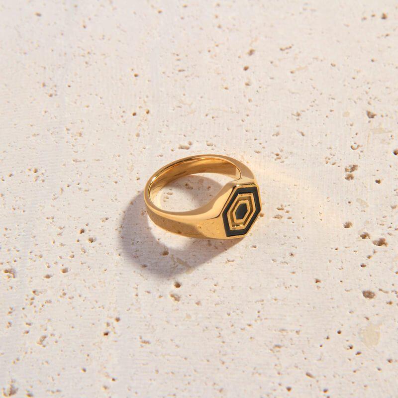Alessandra Ring