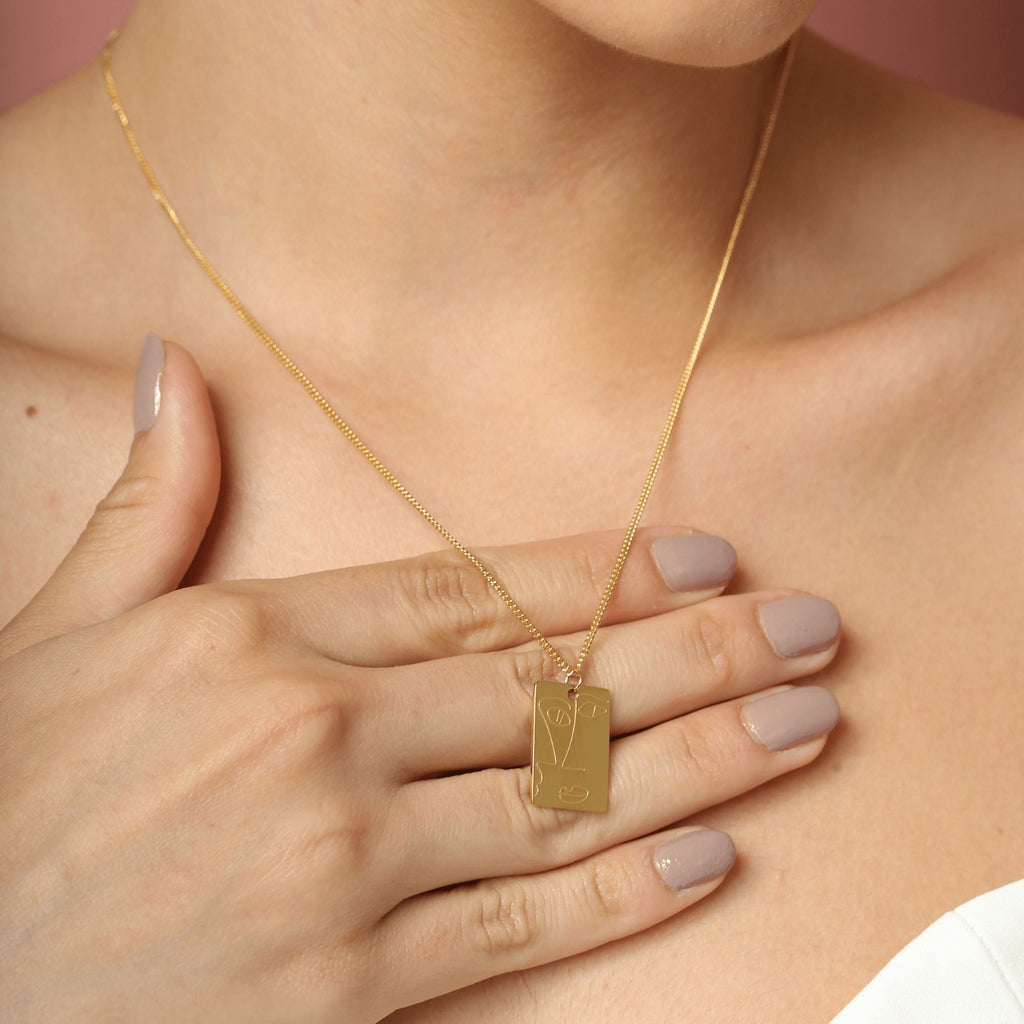 Caerda Necklace