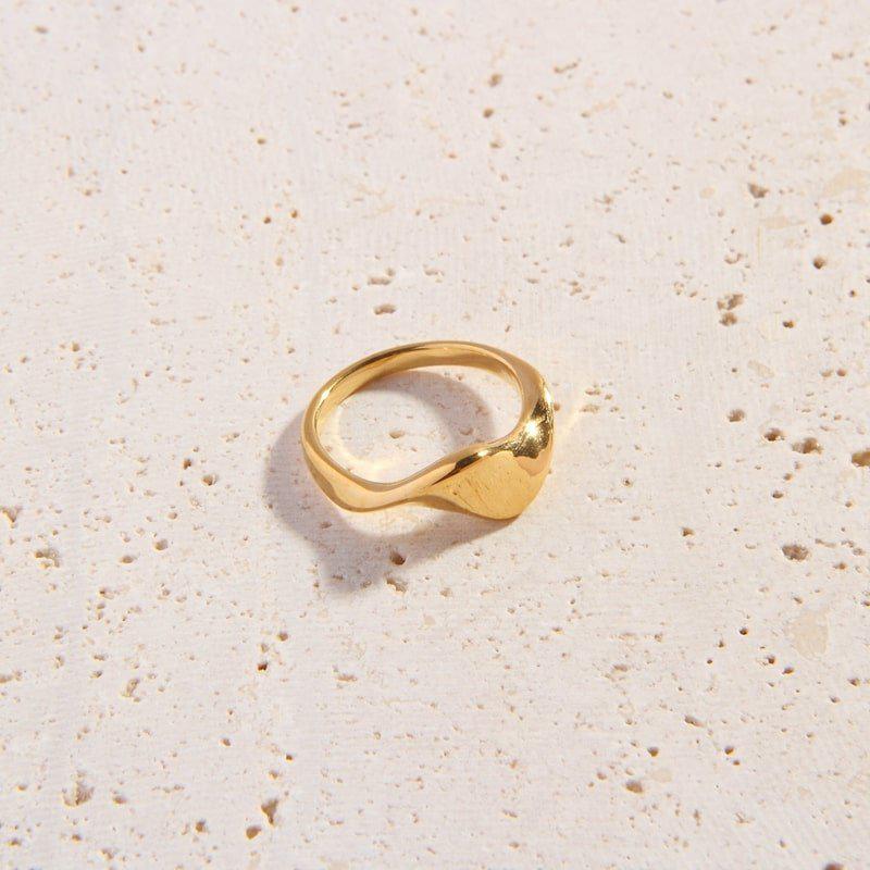 Carolinne Ring