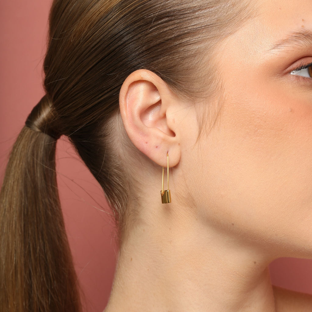 Flavia Hoops