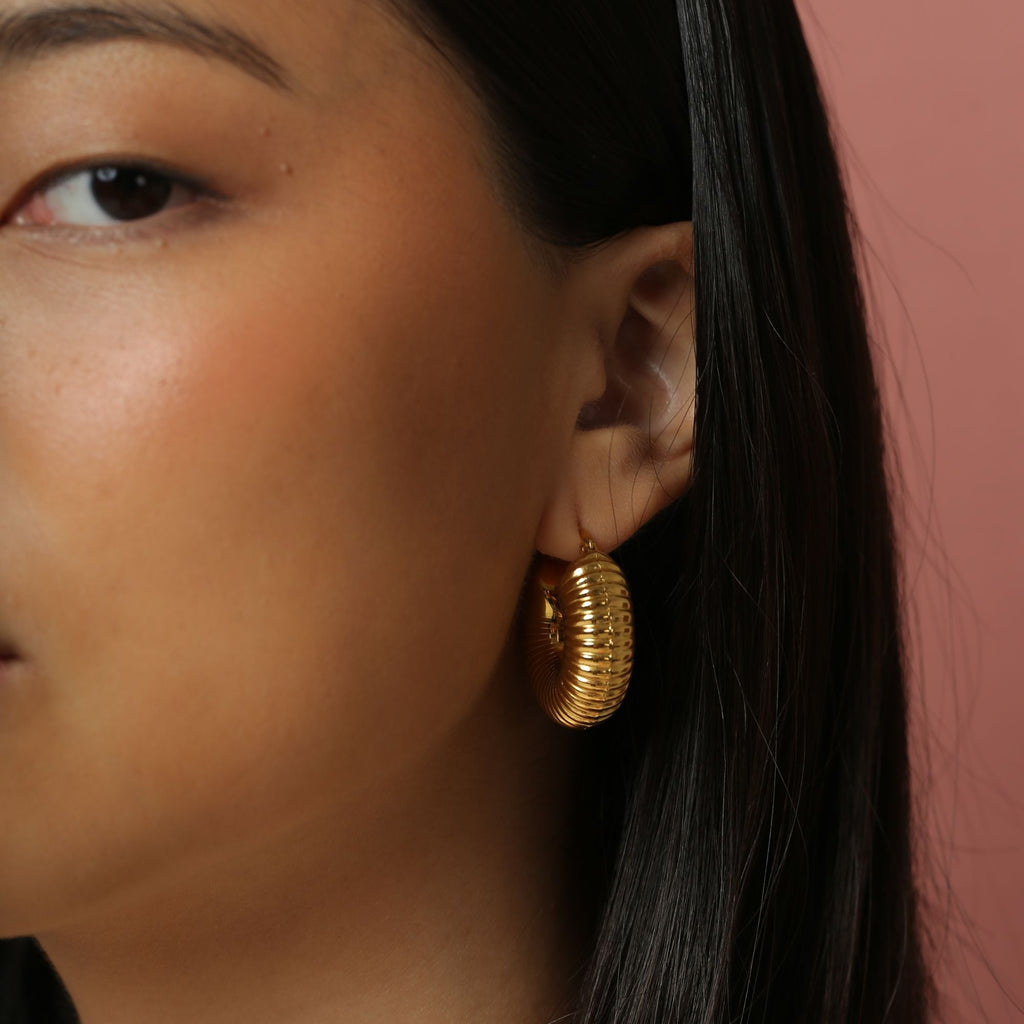 Lia Hoops