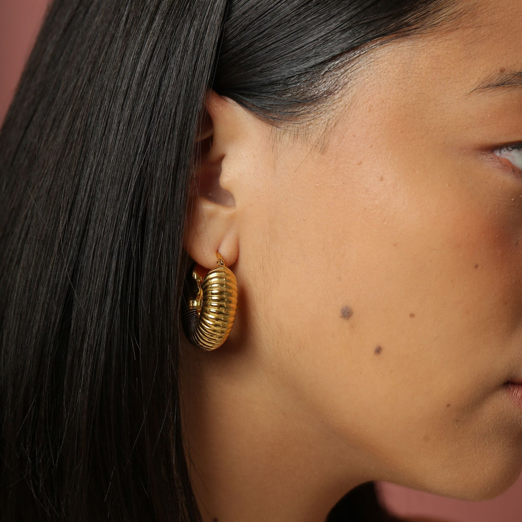 Lia Hoops