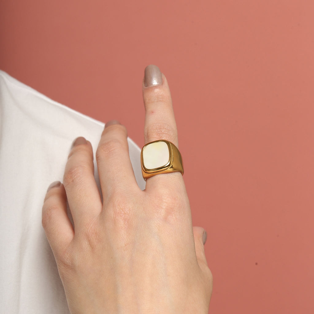 Luisa Ring