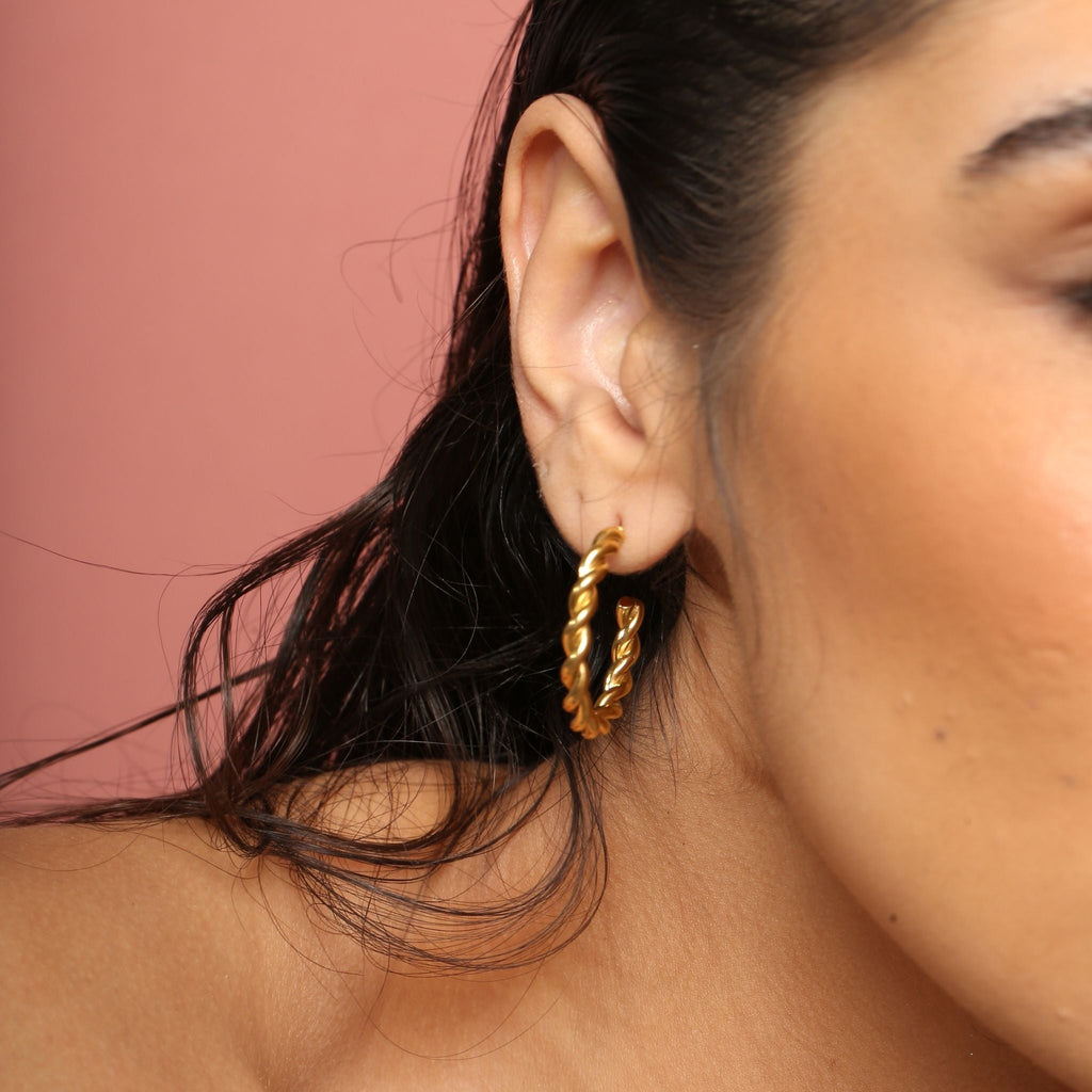 Mia Hoops
