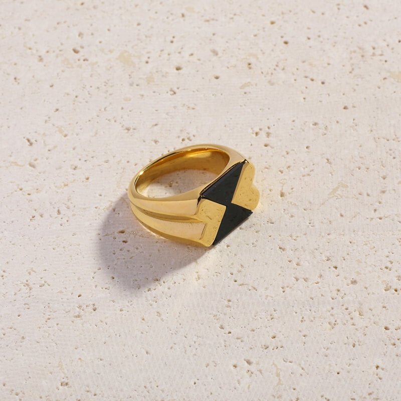 Nazia Ring
