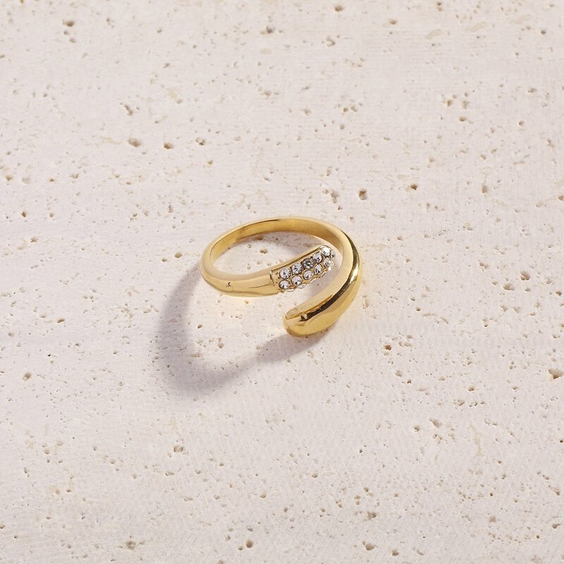 Ombretta Ring