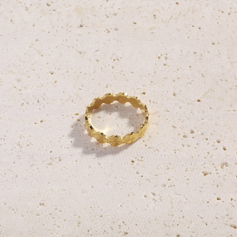Ubertha Ring