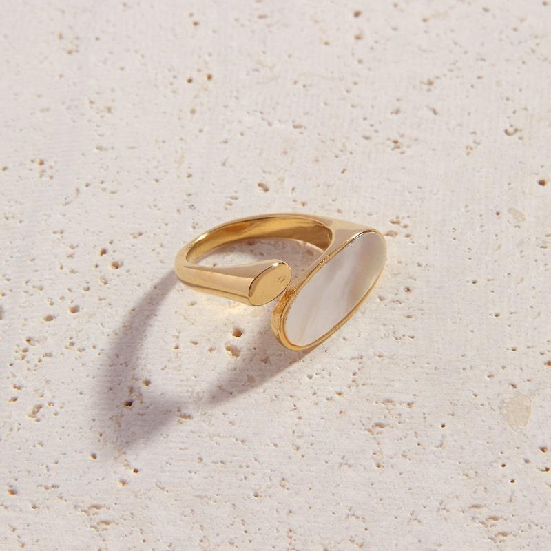 Veneranda Ring